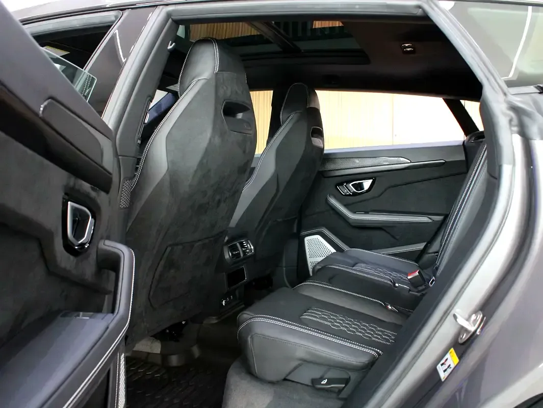 Lamborghini Urus 4.0 AT AWD (666 حصان) - 12