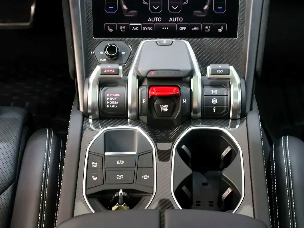 Lamborghini Urus 4.0 AT AWD (666 حصان) - 19
