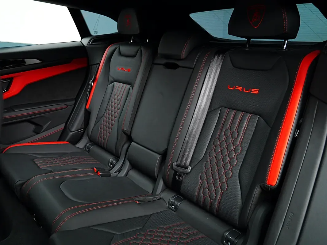 Lamborghini Urus 4.0 AT AWD (666 hp) - 13