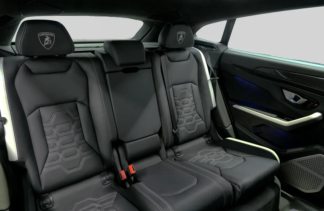 Lamborghini Urus 4.0 AT AWD (666 حصان) - 12