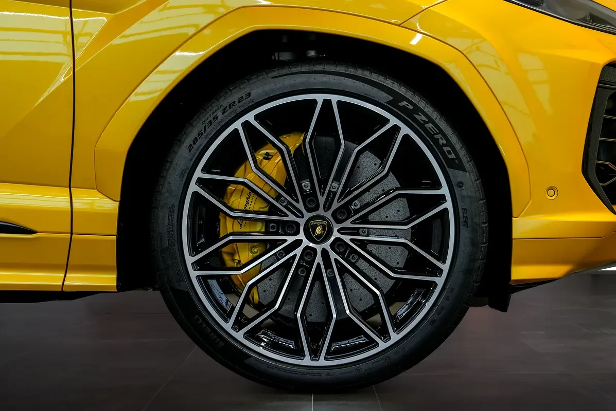 Lamborghini Urus 4.0 AT AWD (666 hp) - 6
