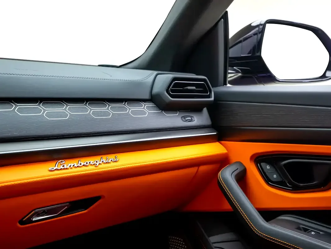 Lamborghini Urus 4.0 AT AWD (666 حصان) - 16