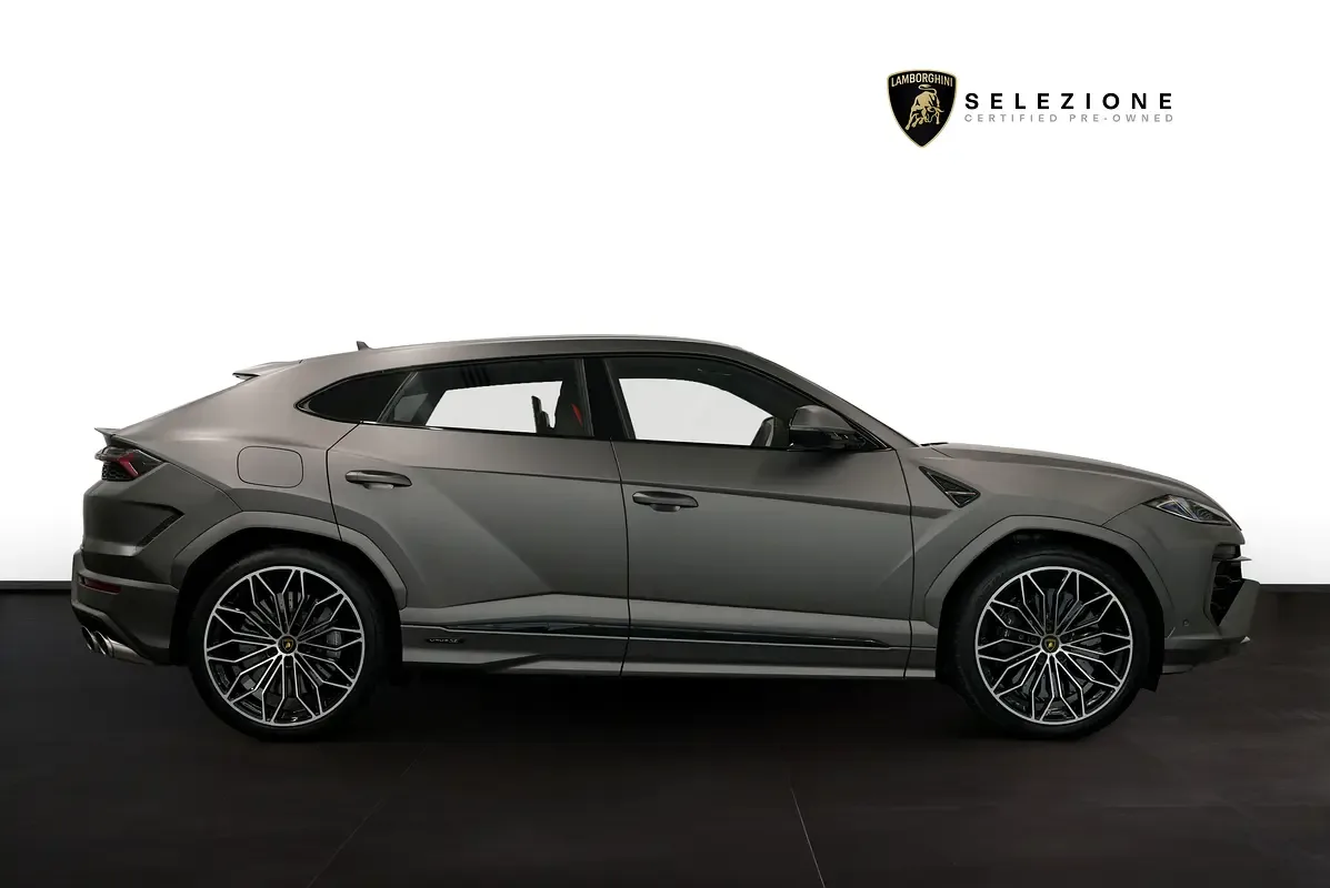 Lamborghini Urus 4.0 AT AWD (666 حصان) - 3