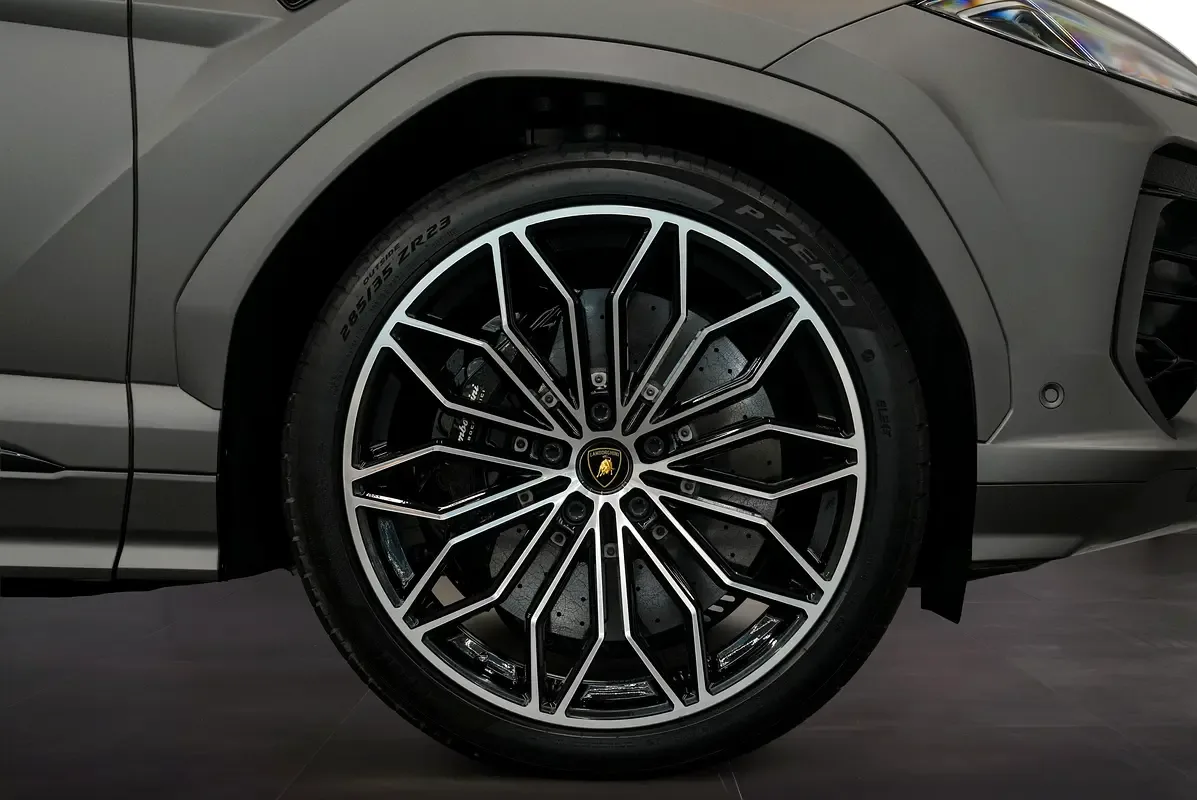 Lamborghini Urus 4.0 AT AWD (666 حصان) - 6