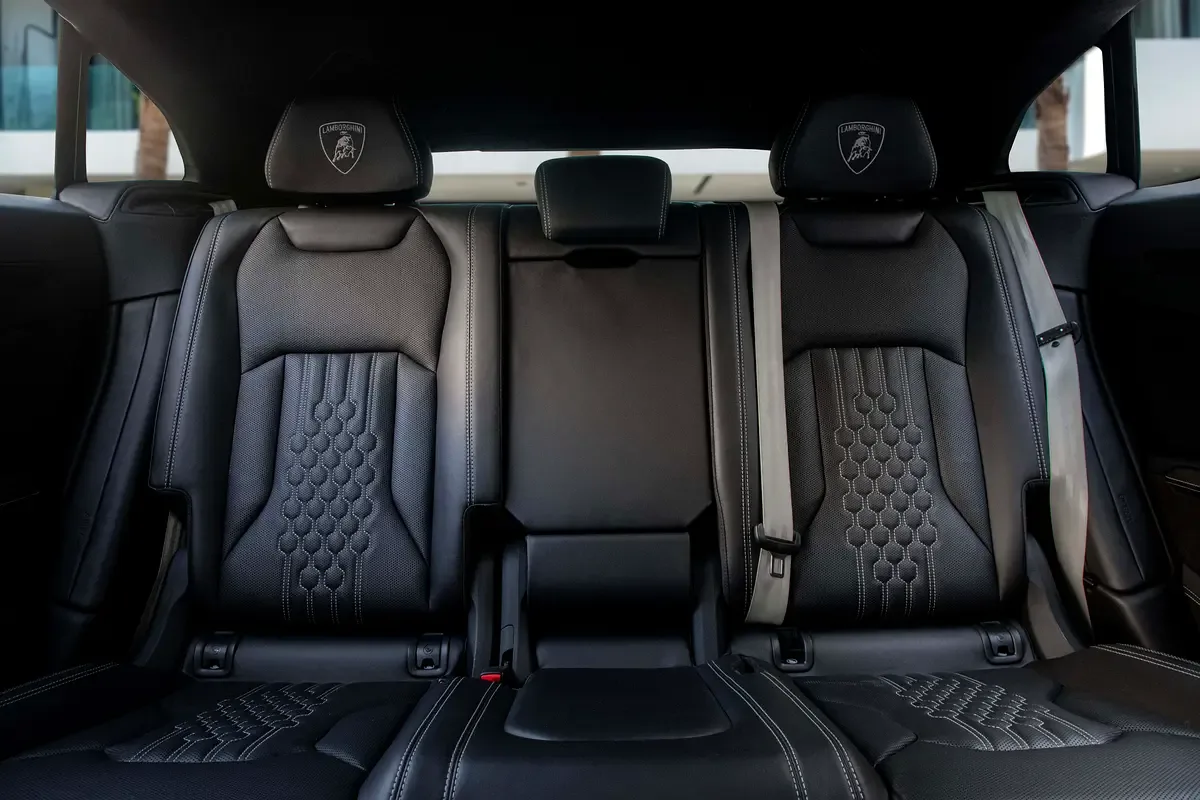 Lamborghini Urus 4.0 AT AWD (666 حصان) - 12