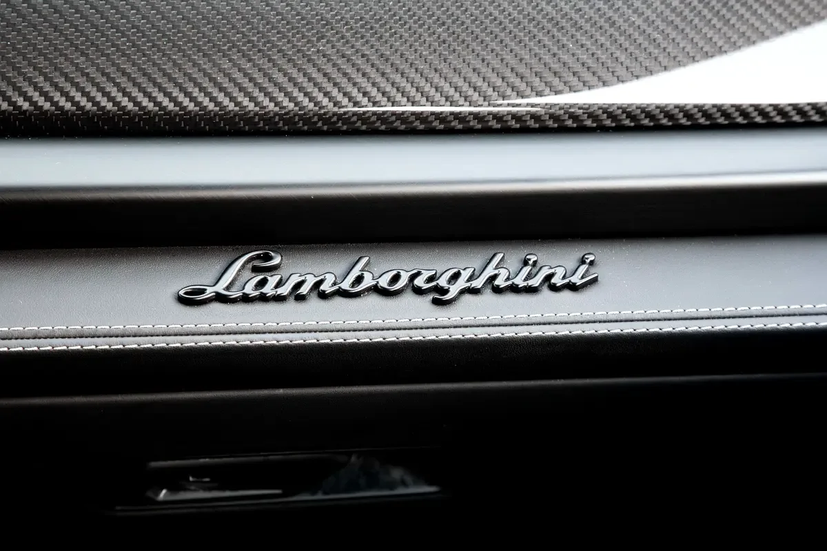 Lamborghini Urus 4.0 AT AWD (666 حصان) - 14