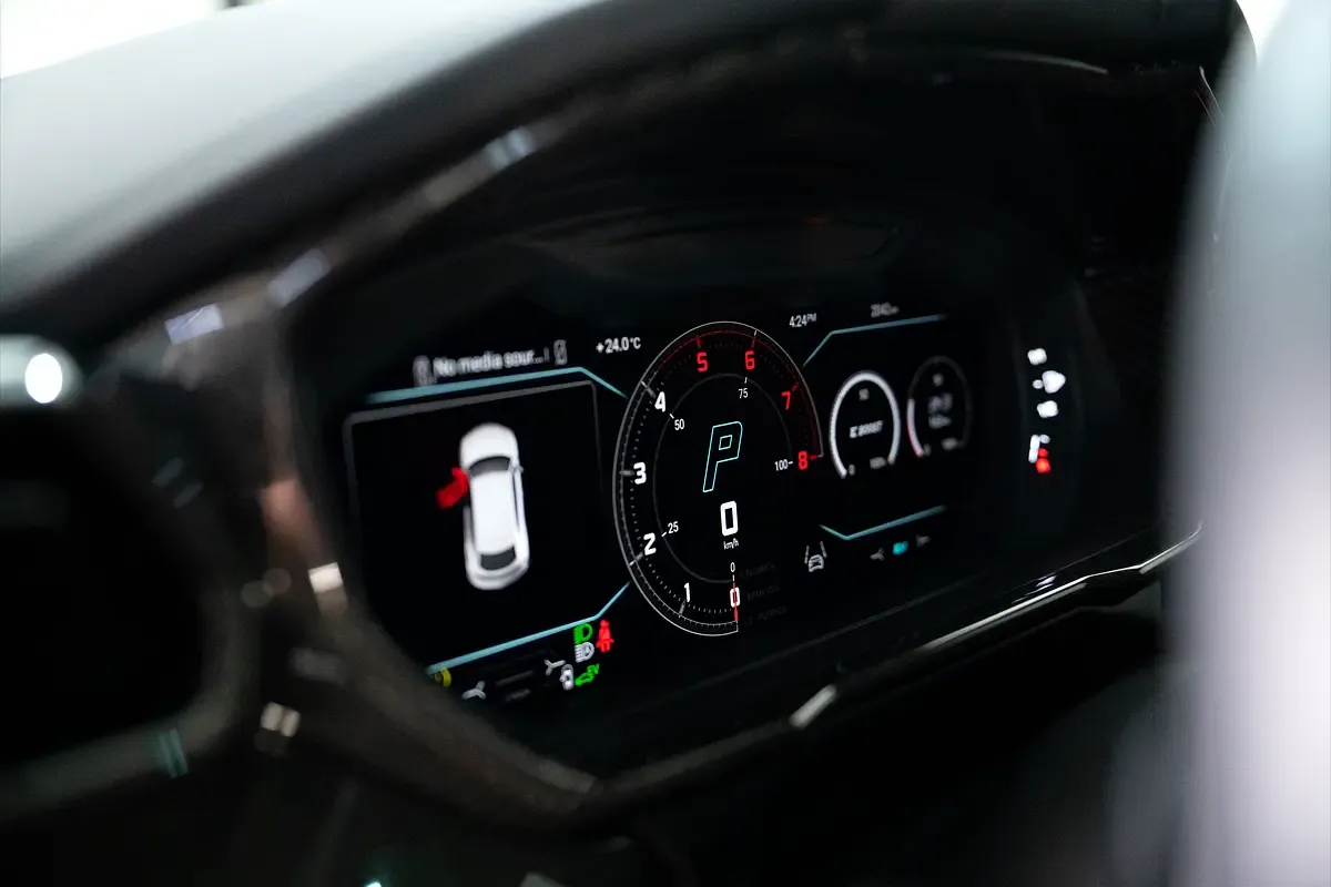 Lamborghini Urus 4.0 AT AWD (666 حصان) - 13