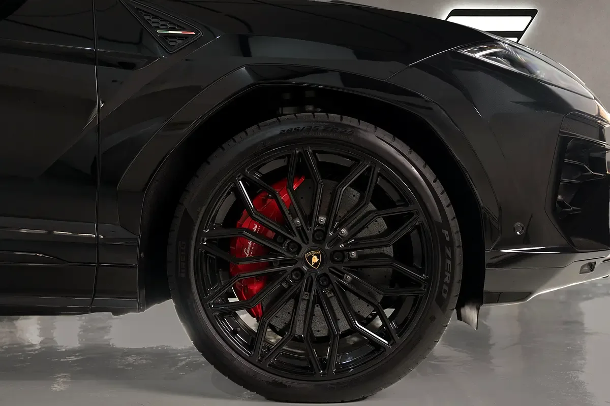 Lamborghini Urus 4.0 AT AWD (666 حصان) - 18