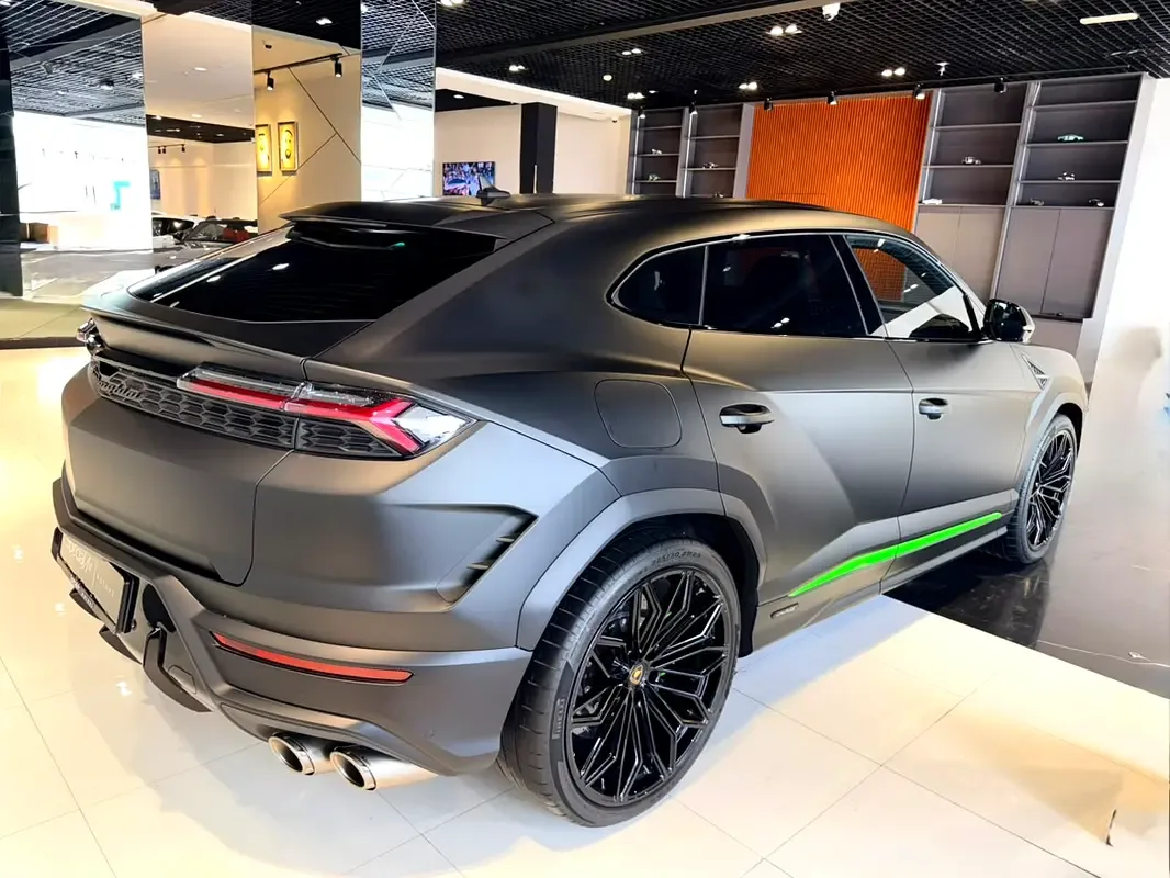 Lamborghini Urus 4.0 AT AWD (666 حصان) - 3