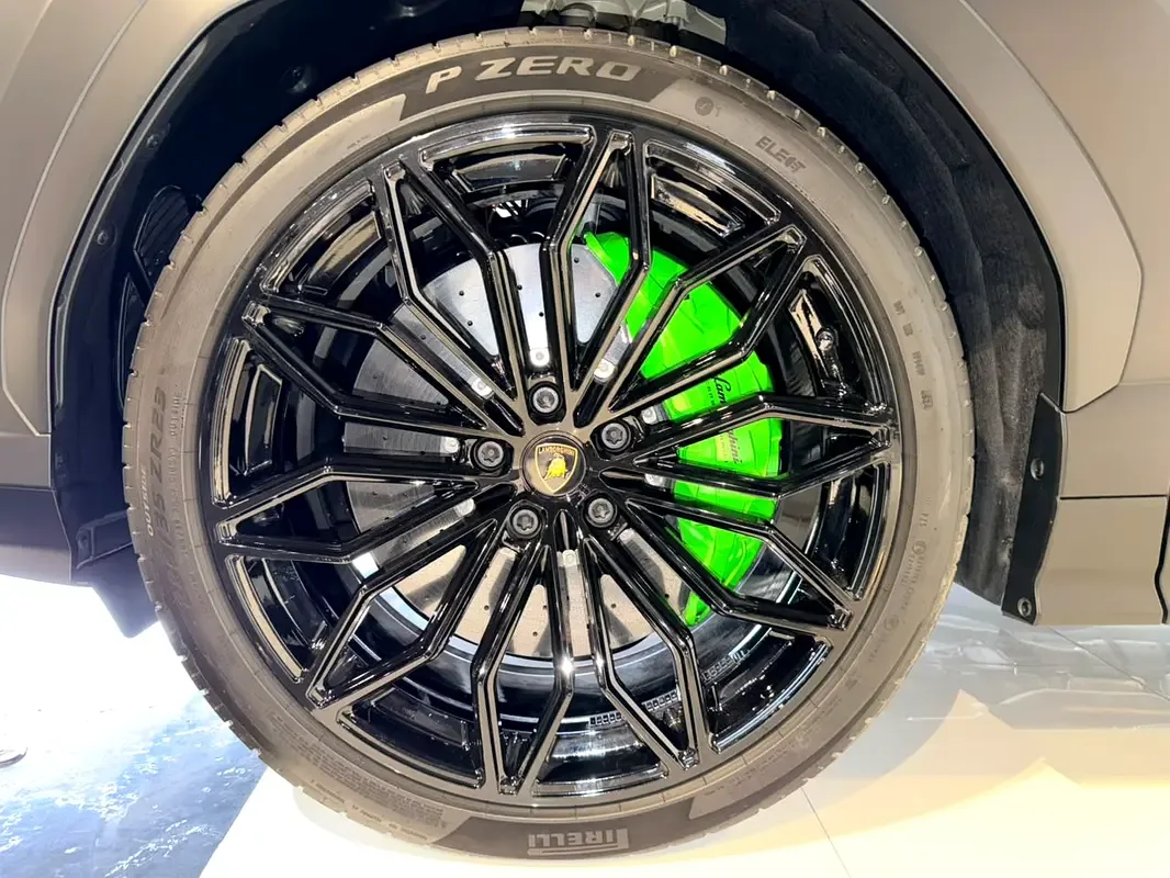 Lamborghini Urus 4.0 AT AWD (666 حصان) - 5
