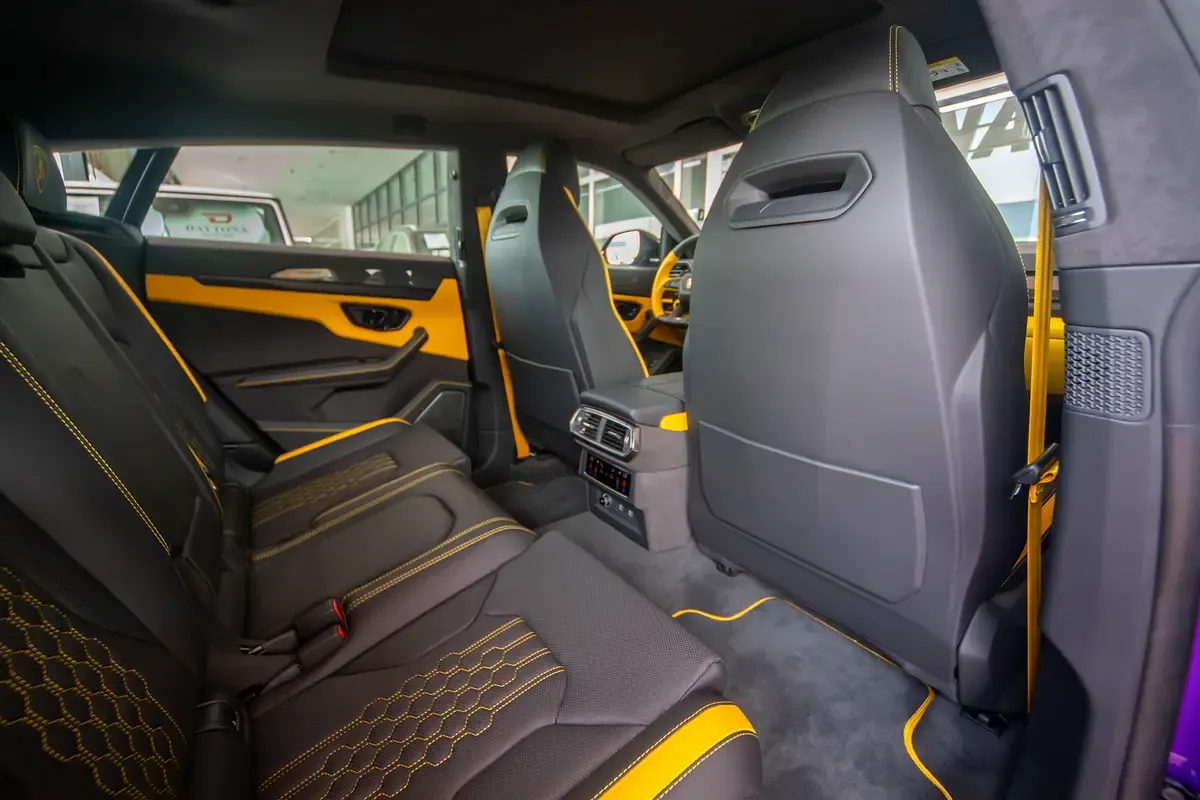 Lamborghini Urus 4.0 AT AWD (666 hp) - 17