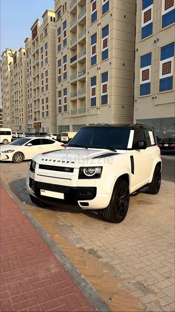 Land Rover Defender 2.0 AT AWD (300 حصان)