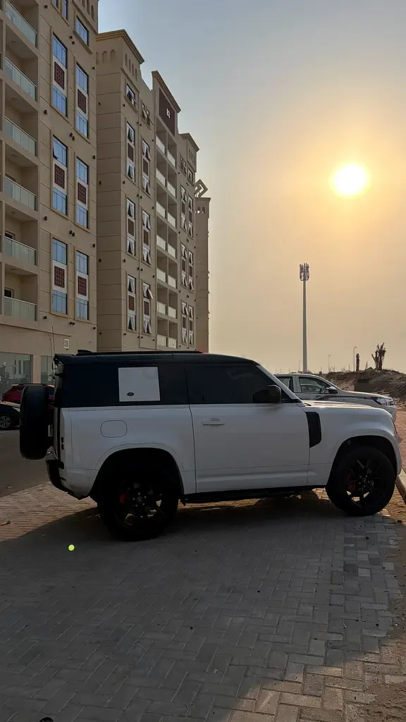 Land Rover Defender 2.0 AT AWD (300 حصان) - 5