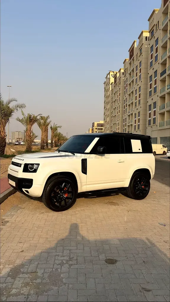 Land Rover Defender 2.0 AT AWD (300 حصان) - 2