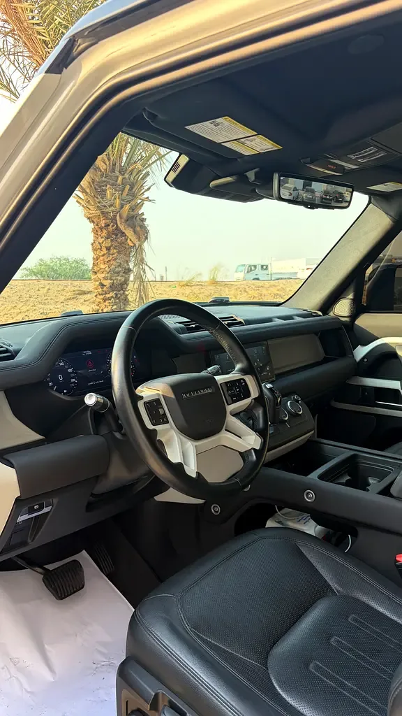 Land Rover Defender 2.0 AT AWD (300 حصان) - 7