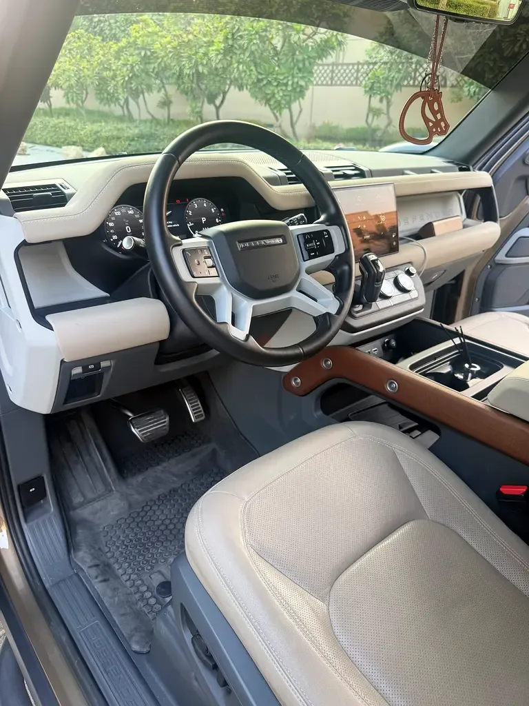 Land Rover Defender 2.0 AT AWD (300 hp) - 5