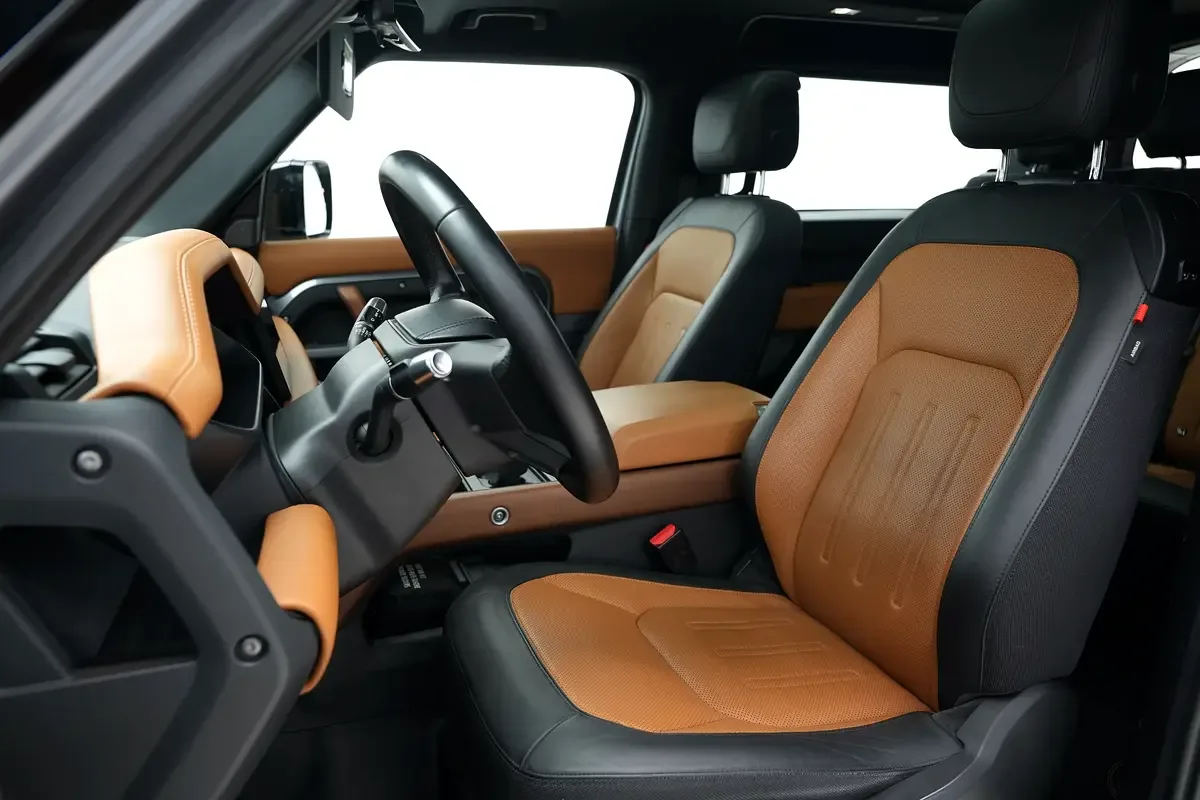 Land Rover Defender 2.0 AT AWD (300 hp) - 8