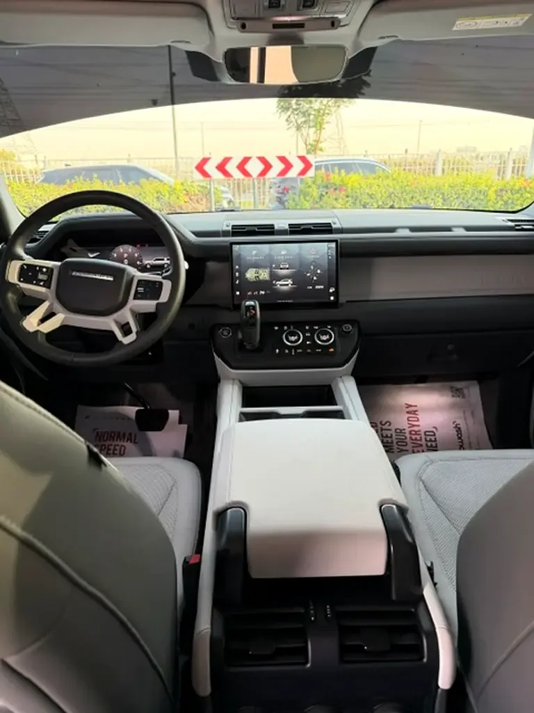 Land Rover Defender 2.0 AT AWD (300 hp) - 4