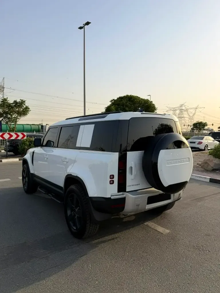 Land Rover Defender 2.0 AT AWD (300 hp) - 9