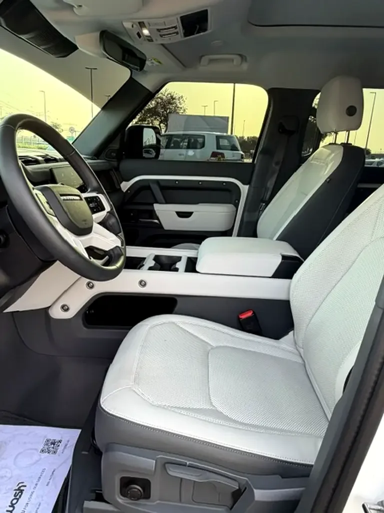 Land Rover Defender 2.0 AT AWD (300 hp) - 6