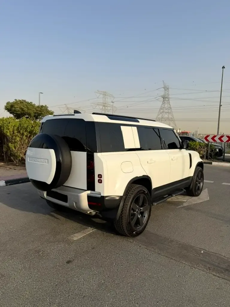 Land Rover Defender 2.0 AT AWD (300 hp) - 11