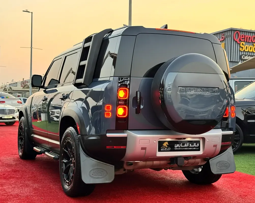 Land Rover Defender 2.0 AT AWD (300 حصان) - 9