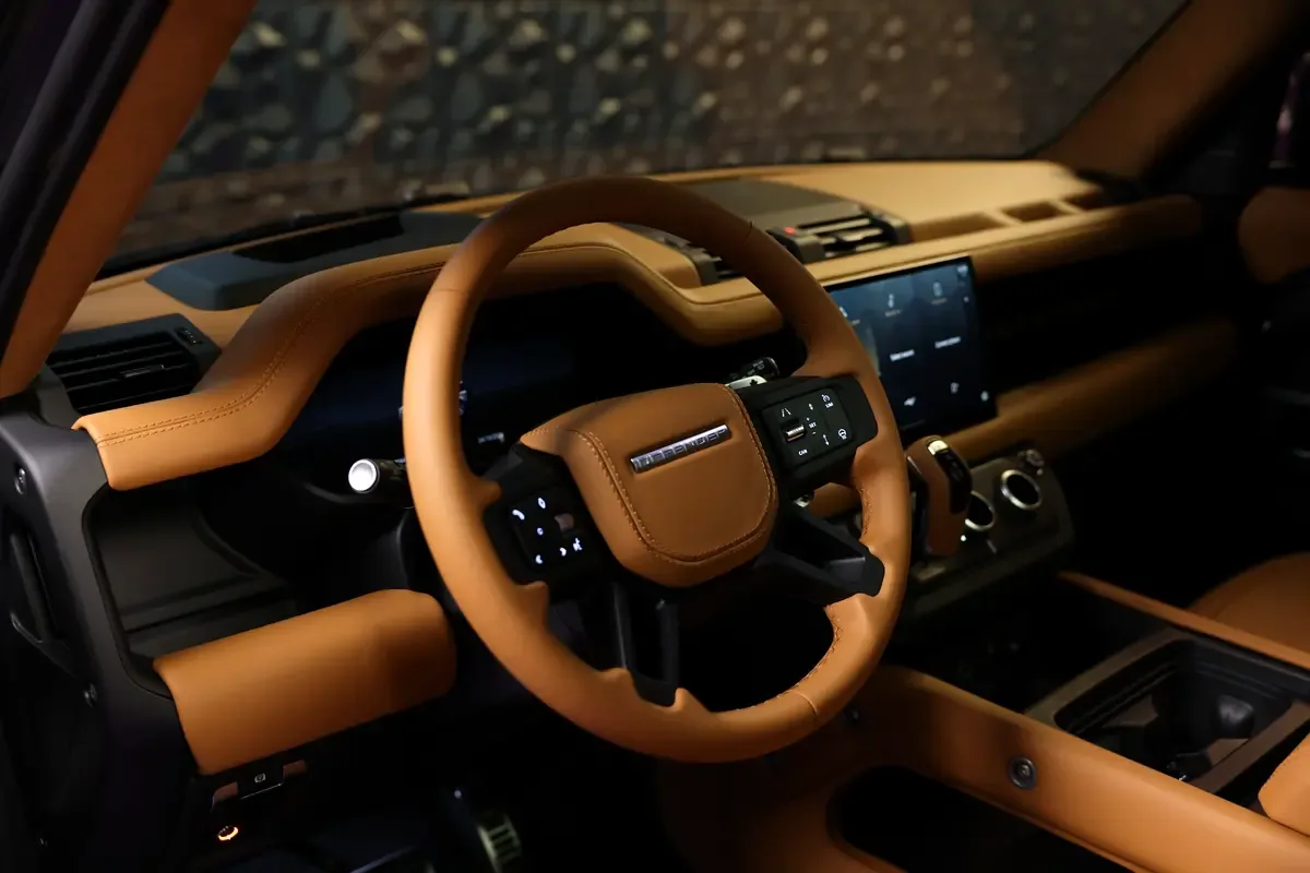 Land Rover Defender 2.0 AT AWD (300 hp) - 10