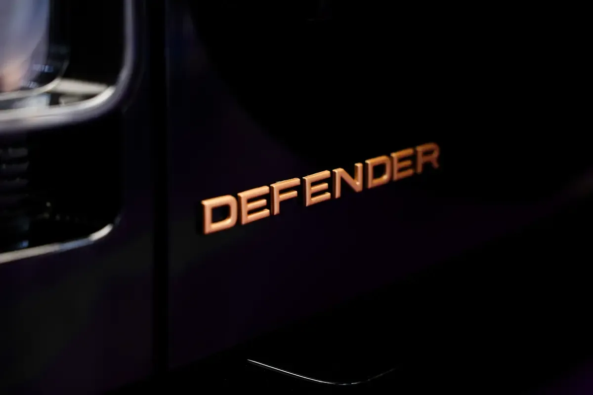 Land Rover Defender 2.0 AT AWD (300 hp) - 11