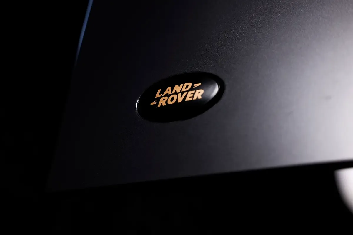 Land Rover Defender 2.0 AT AWD (300 hp) - 9
