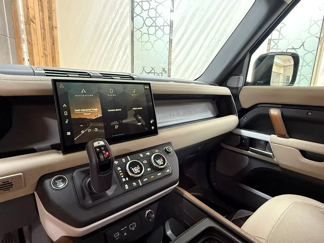 Land Rover Defender 3.0 AT 4WD (400 hp) - 10