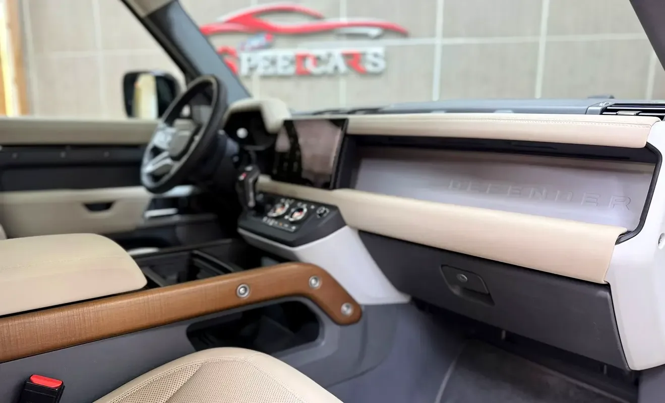 Land Rover Defender 3.0 AT 4WD (400 hp) - 13