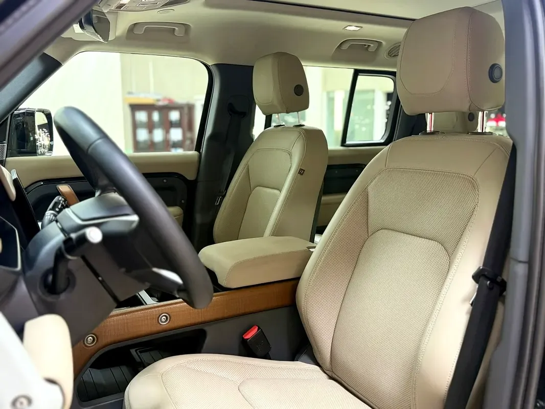 Land Rover Defender 3.0 AT 4WD (400 hp) - 15