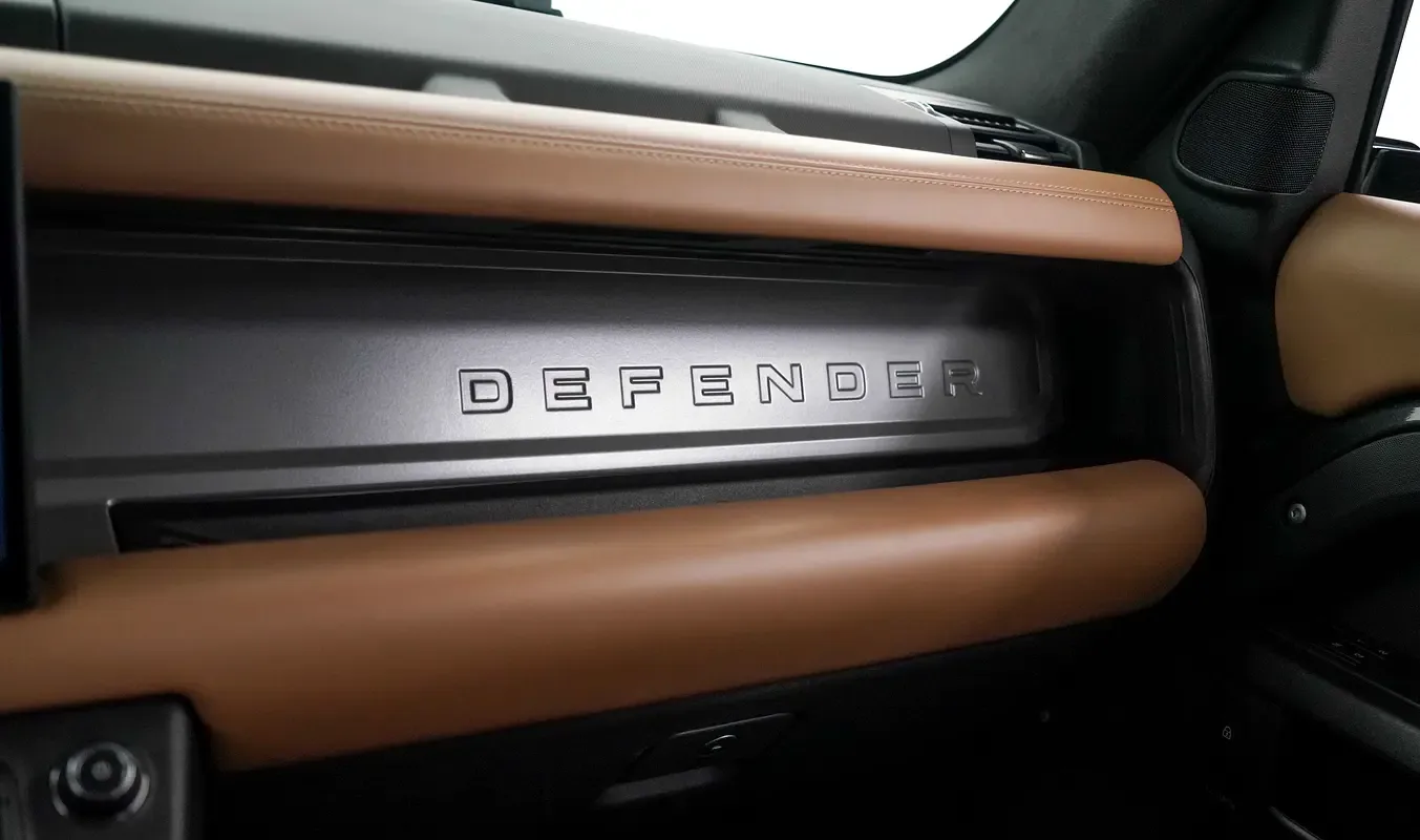 Land Rover Defender 3.0 AT 4WD (400 hp) - 15