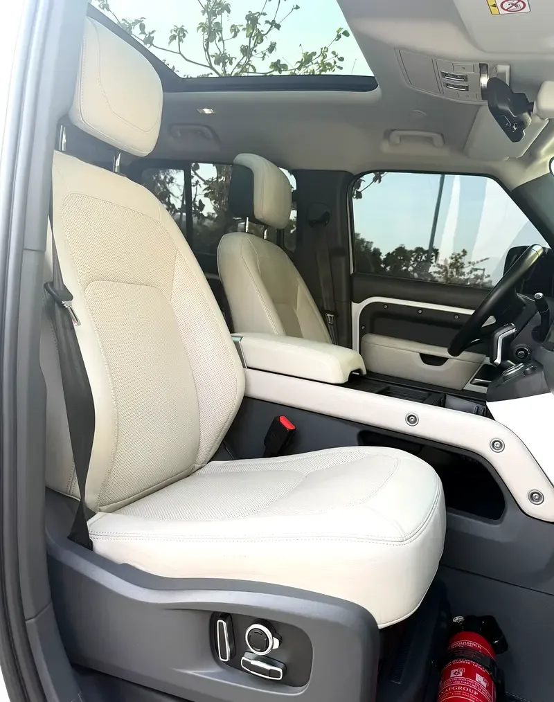 Land Rover Defender 3.0 AT 4WD (400 حصان) - 12