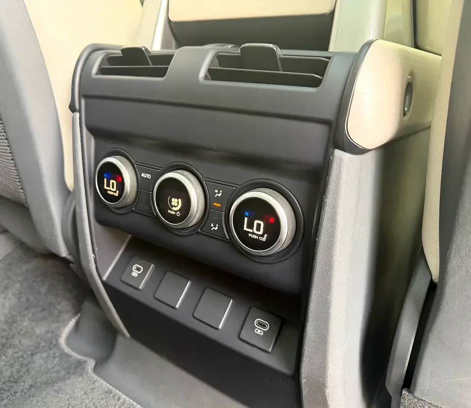 Land Rover Defender 3.0 AT 4WD (400 حصان) - 13