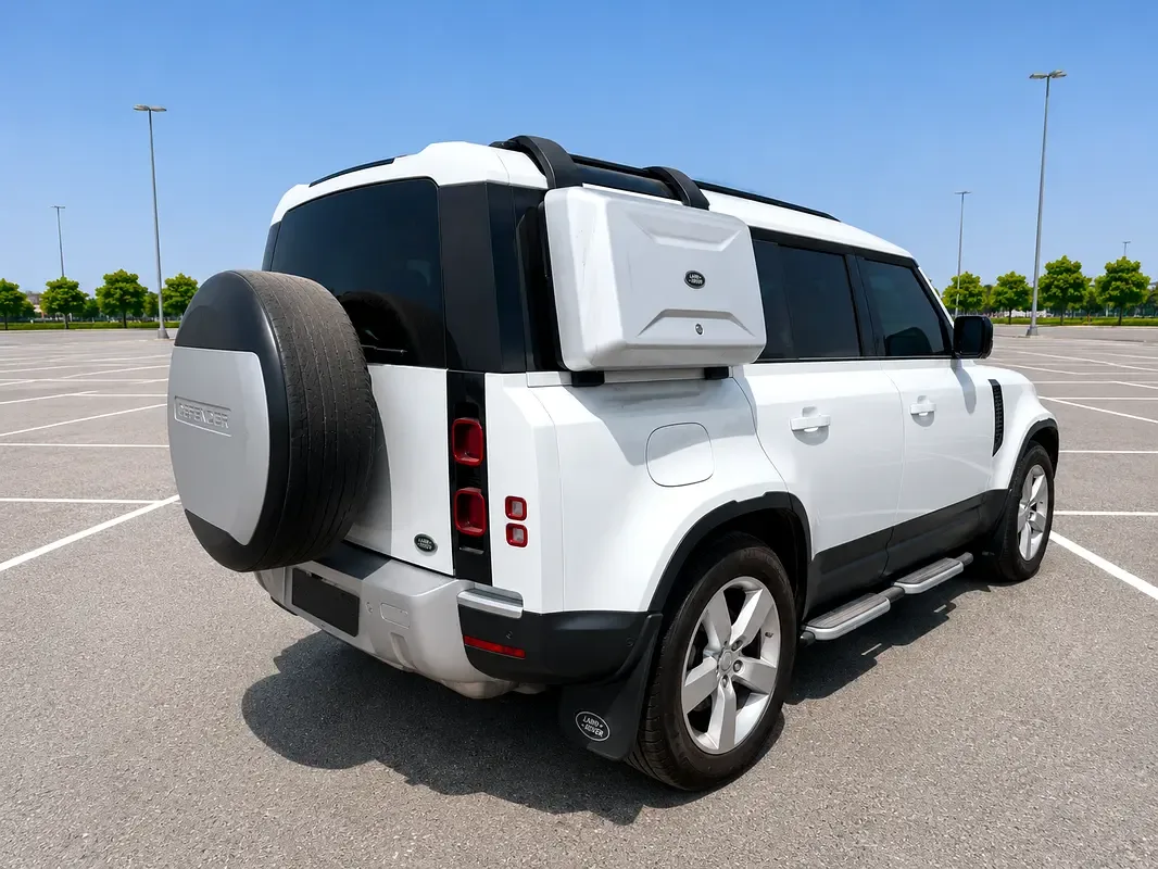 Land Rover Defender 3.0 AT AWD (300 حصان) - 3