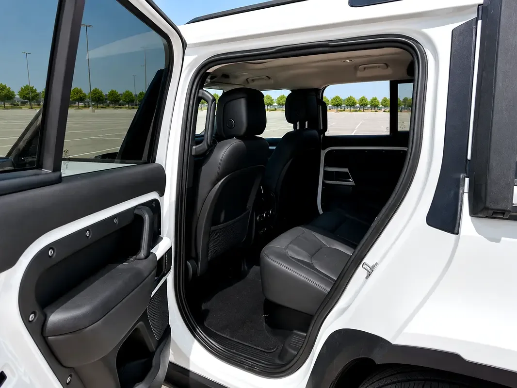 Land Rover Defender 3.0 AT AWD (300 حصان) - 9