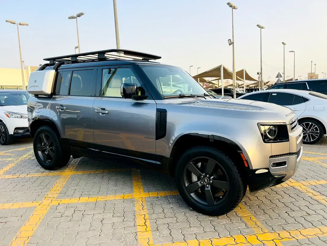 Land Rover Defender 3.0 AT AWD (400 حصان) - 2