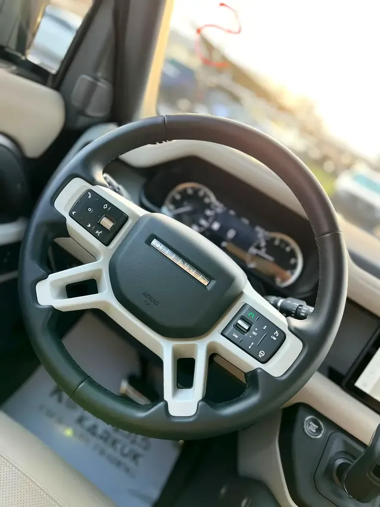 Land Rover Defender 3.0 AT AWD (400 حصان) - 8
