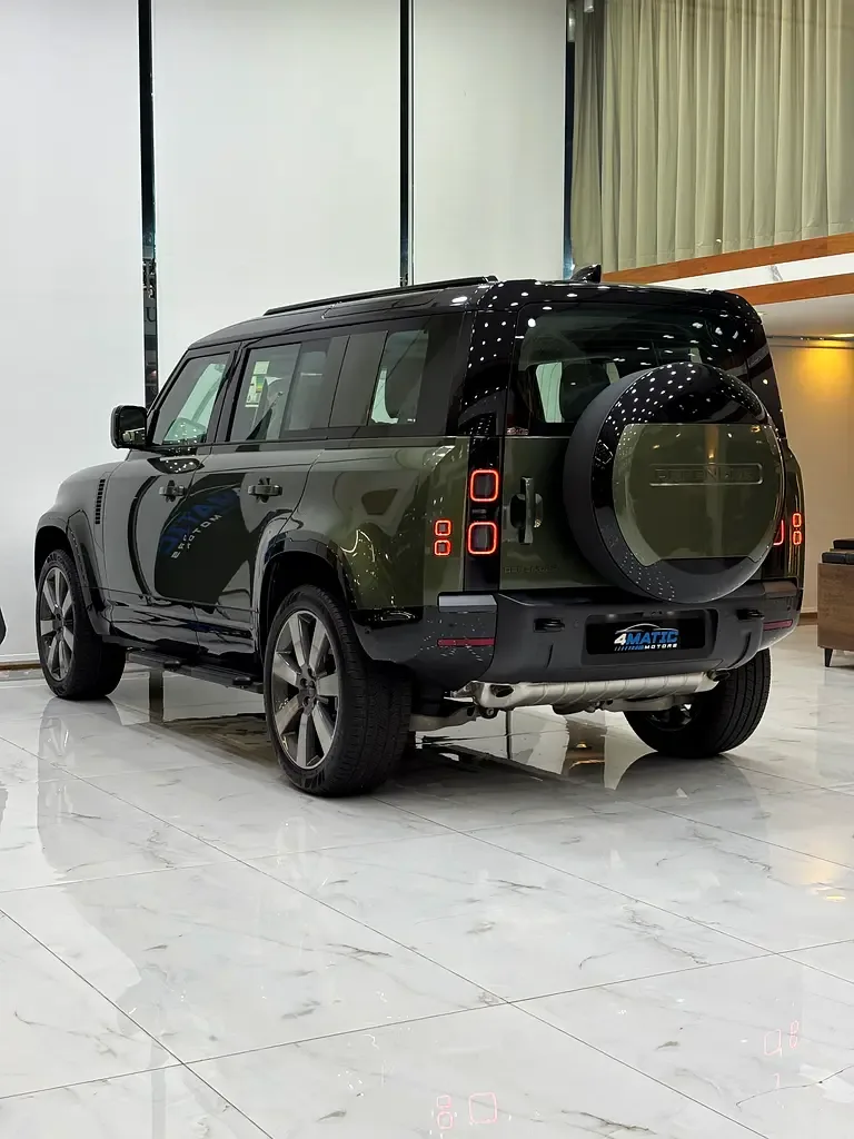 Land Rover Defender 3.0 AT AWD (400 حصان) - 11