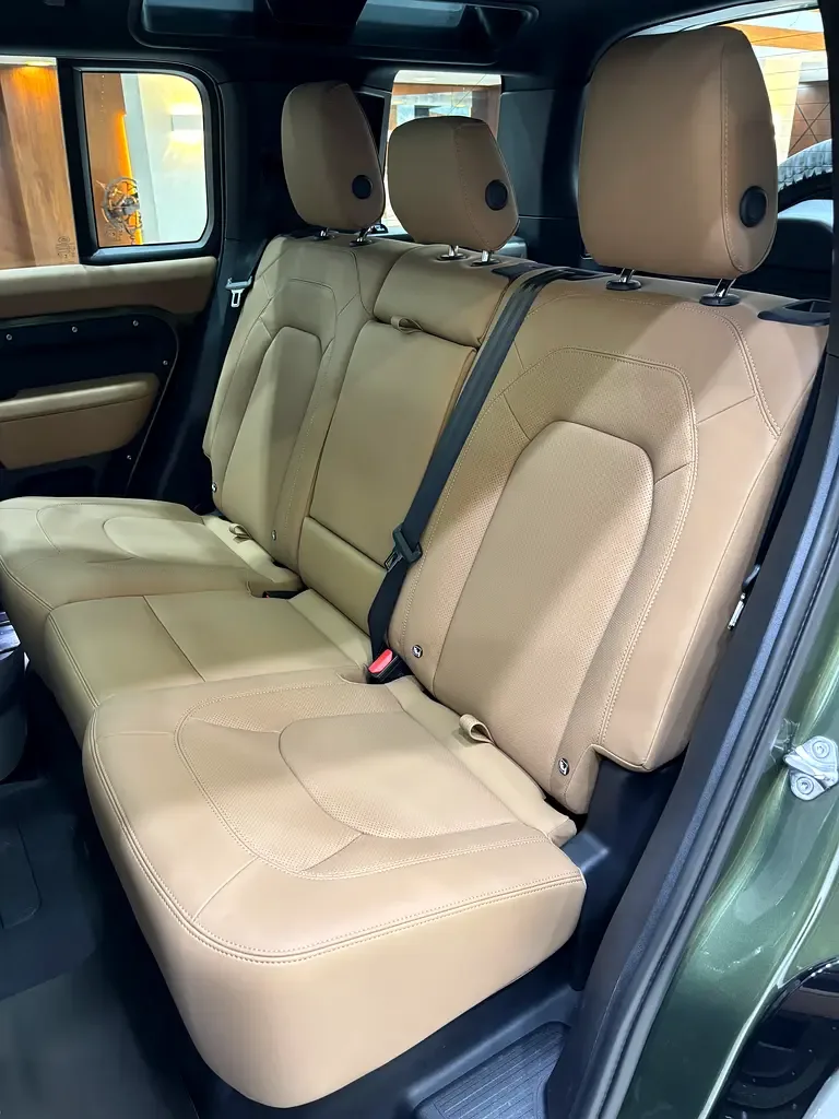 Land Rover Defender 3.0 AT AWD (400 hp) - 13