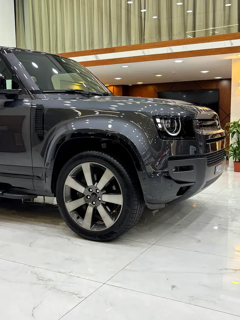 Land Rover Defender 3.0 AT AWD (400 حصان) - 5