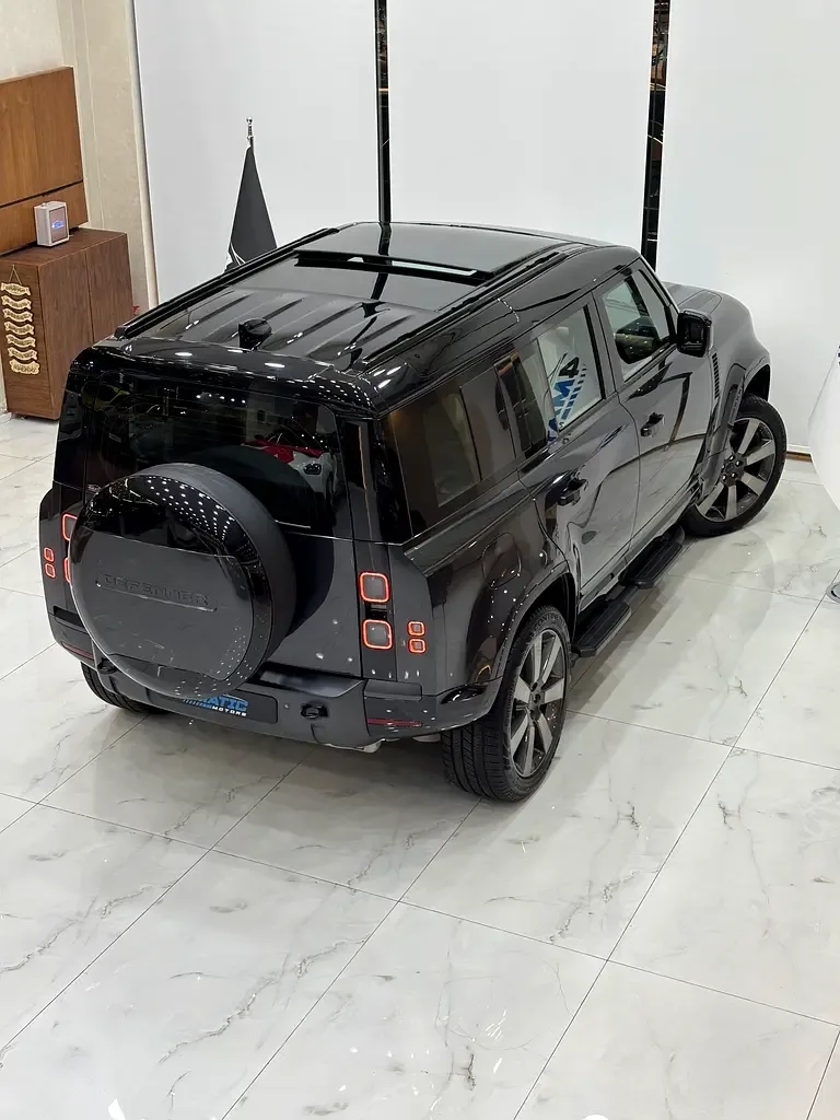 Land Rover Defender 3.0 AT AWD (400 حصان) - 11