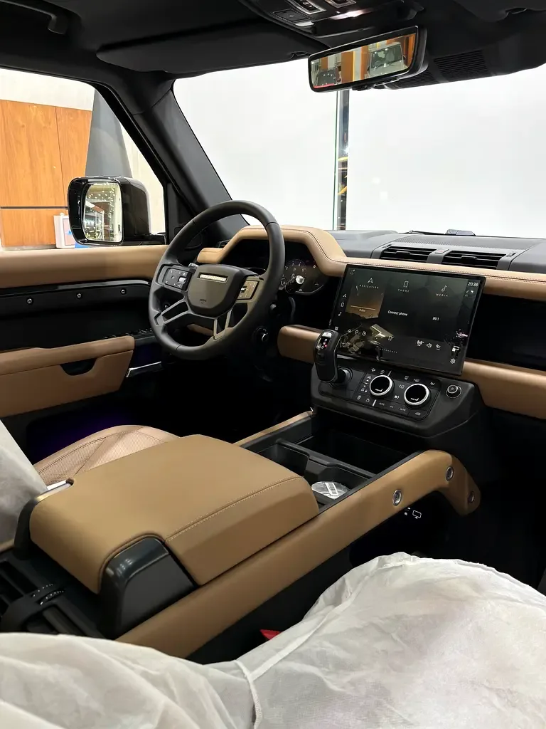 Land Rover Defender 3.0 AT AWD (400 حصان) - 14