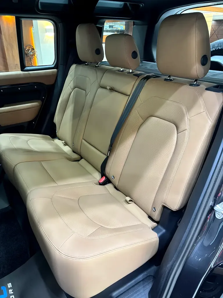 Land Rover Defender 3.0 AT AWD (400 حصان) - 17