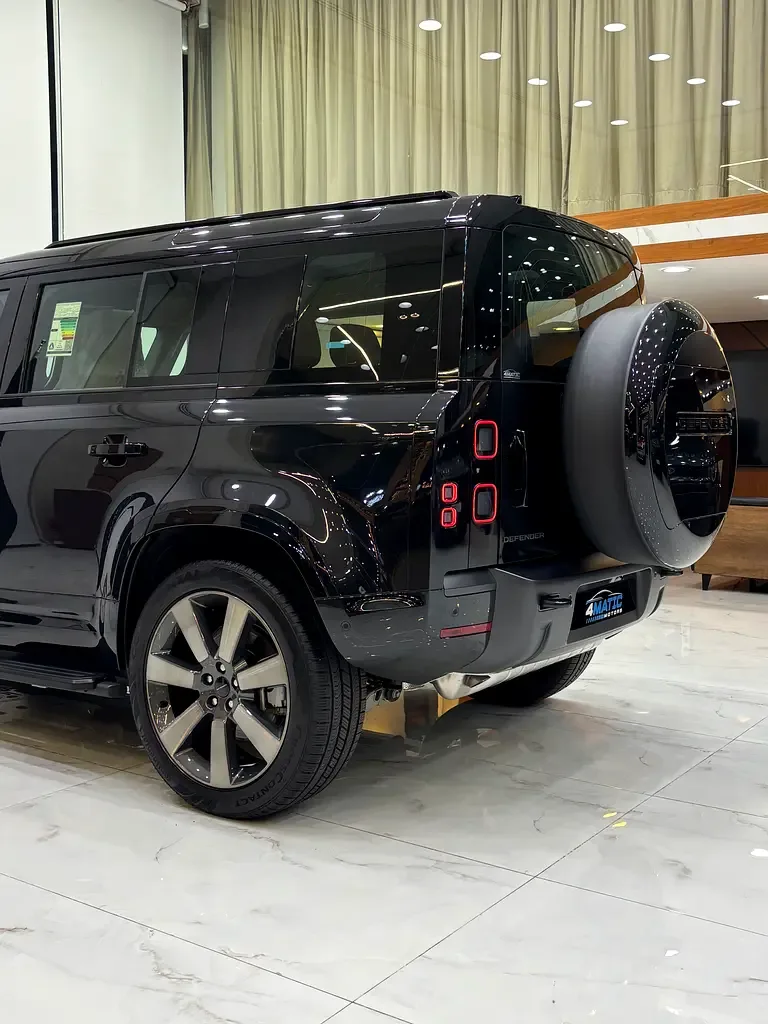 Land Rover Defender 3.0 AT AWD (400 hp) - 11