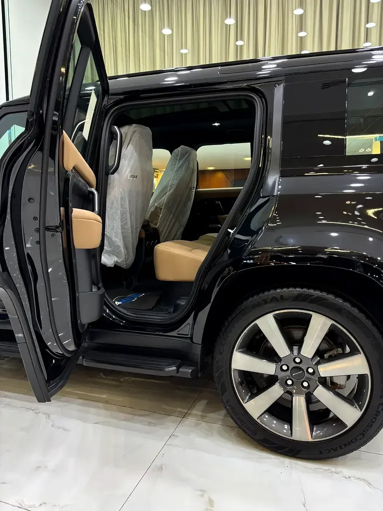 Land Rover Defender 3.0 AT AWD (400 hp) - 18