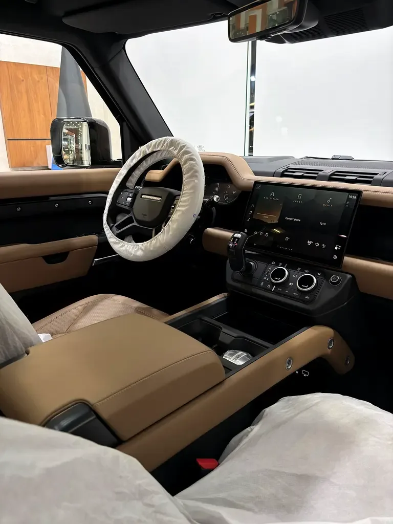 Land Rover Defender 3.0 AT AWD (400 hp) - 19