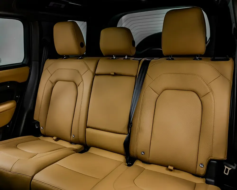 Land Rover Defender 3.0 AT AWD (400 hp) - 17