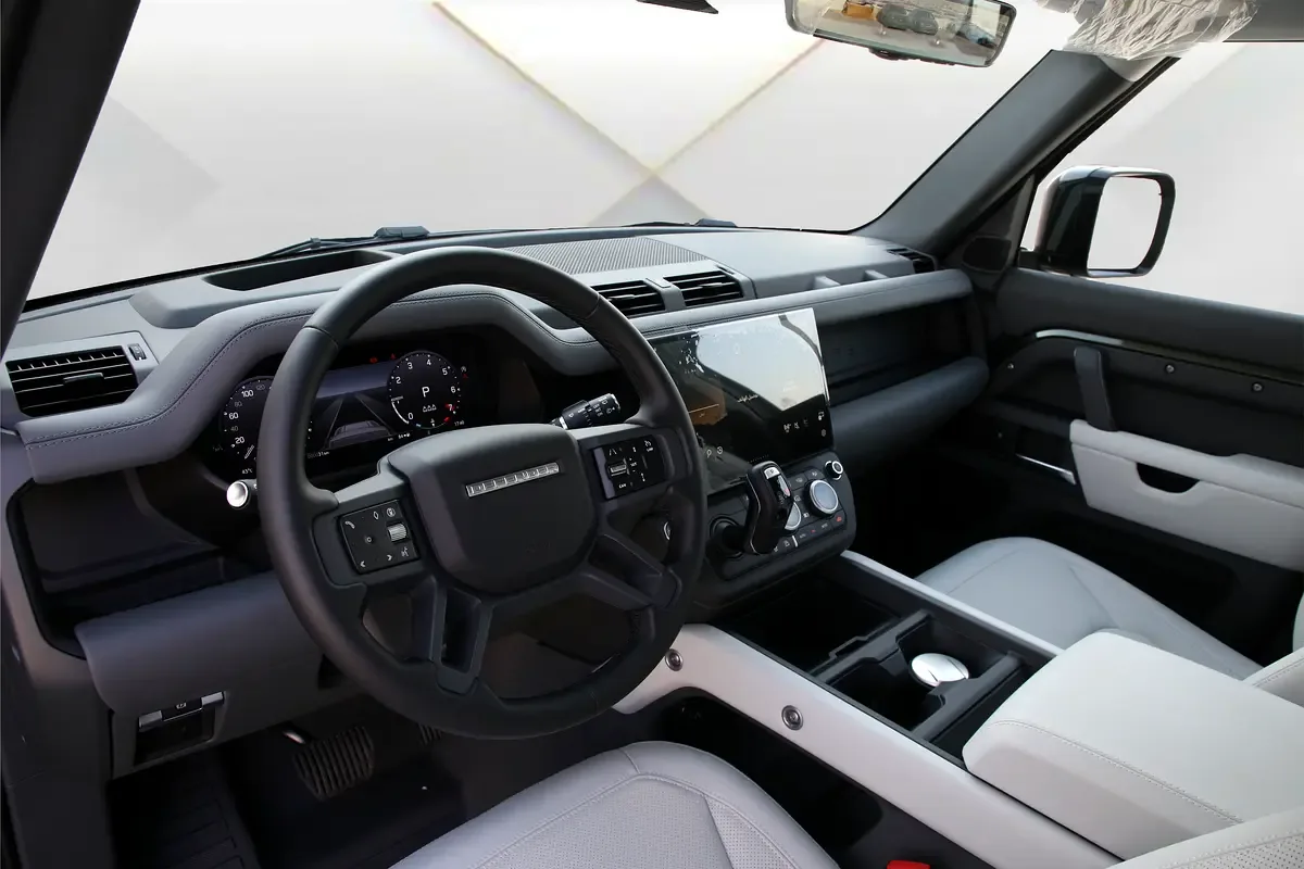 Land Rover Defender 3.0 AT AWD (400 hp) - 6